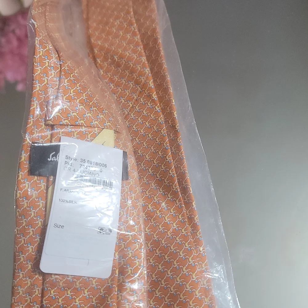 Salvatore Ferragamo Orange Patterned Tie - Picture 2 of 2